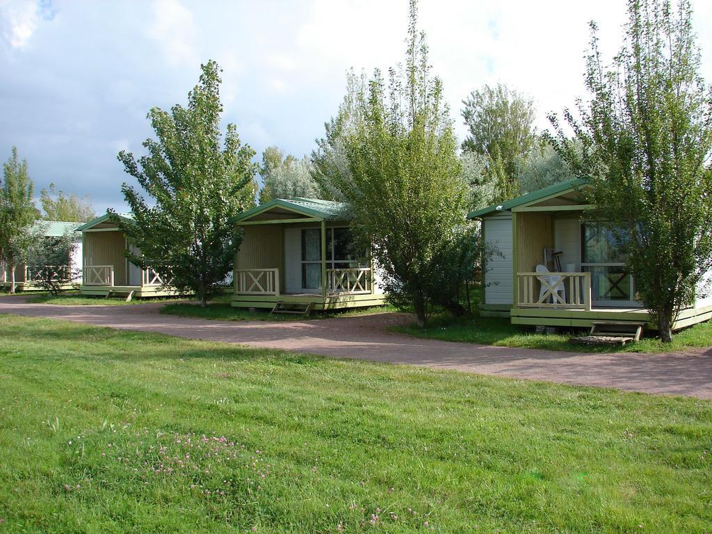 Camping Phare Ouest แซงต์-เดอนีส์-โดเลรง ภายนอก รูปภาพ