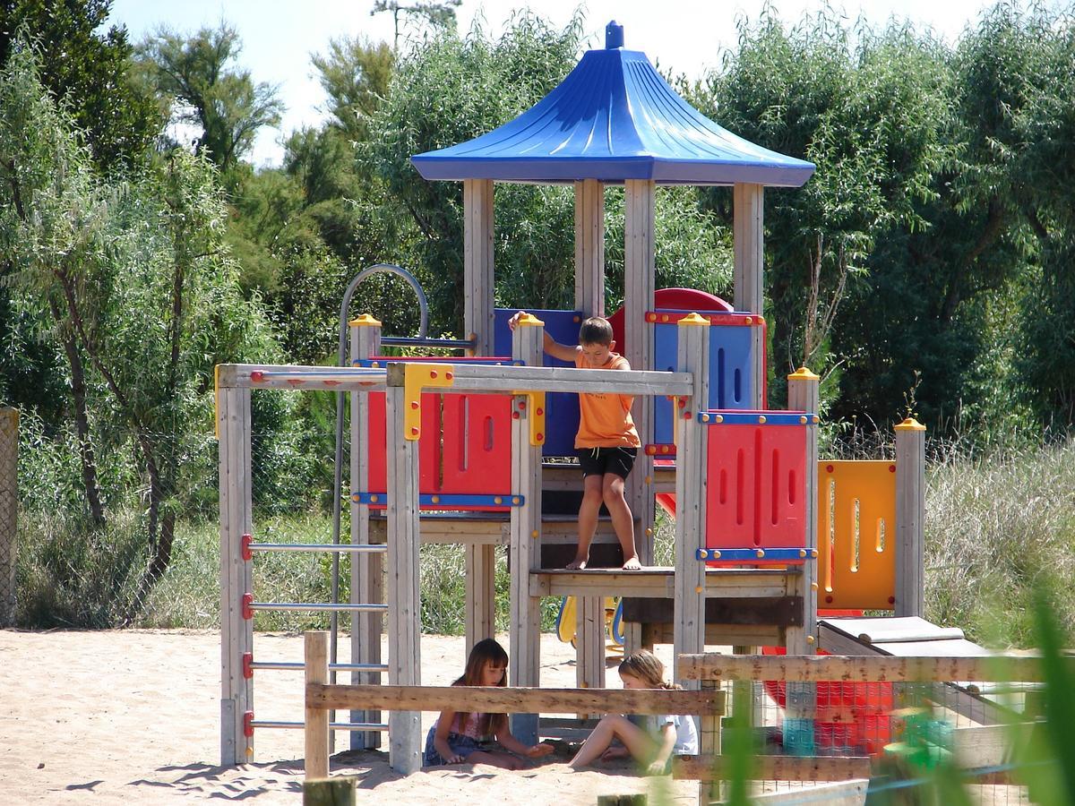 Camping Phare Ouest แซงต์-เดอนีส์-โดเลรง ภายนอก รูปภาพ
